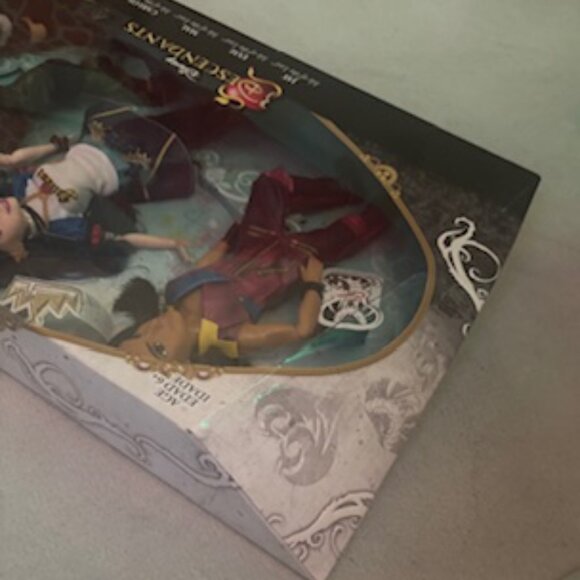 Disney Descendants Isle Of The Lost 4 Pack Doll Toy Set Exclusive - Picture 4 of 8